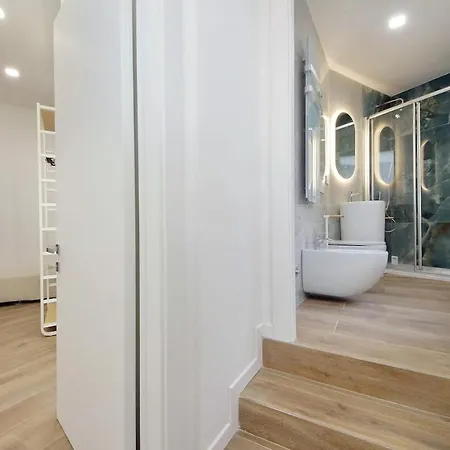 Ht Recina Bilo ローマ